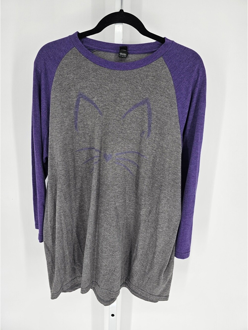 District Tees Womens Sz XL Long Sleeve Henley T Shirt Cat Face Graphic Gray